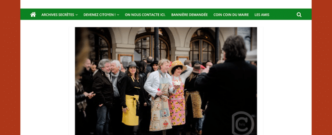 Défilé de tabliers place Charles Dullin